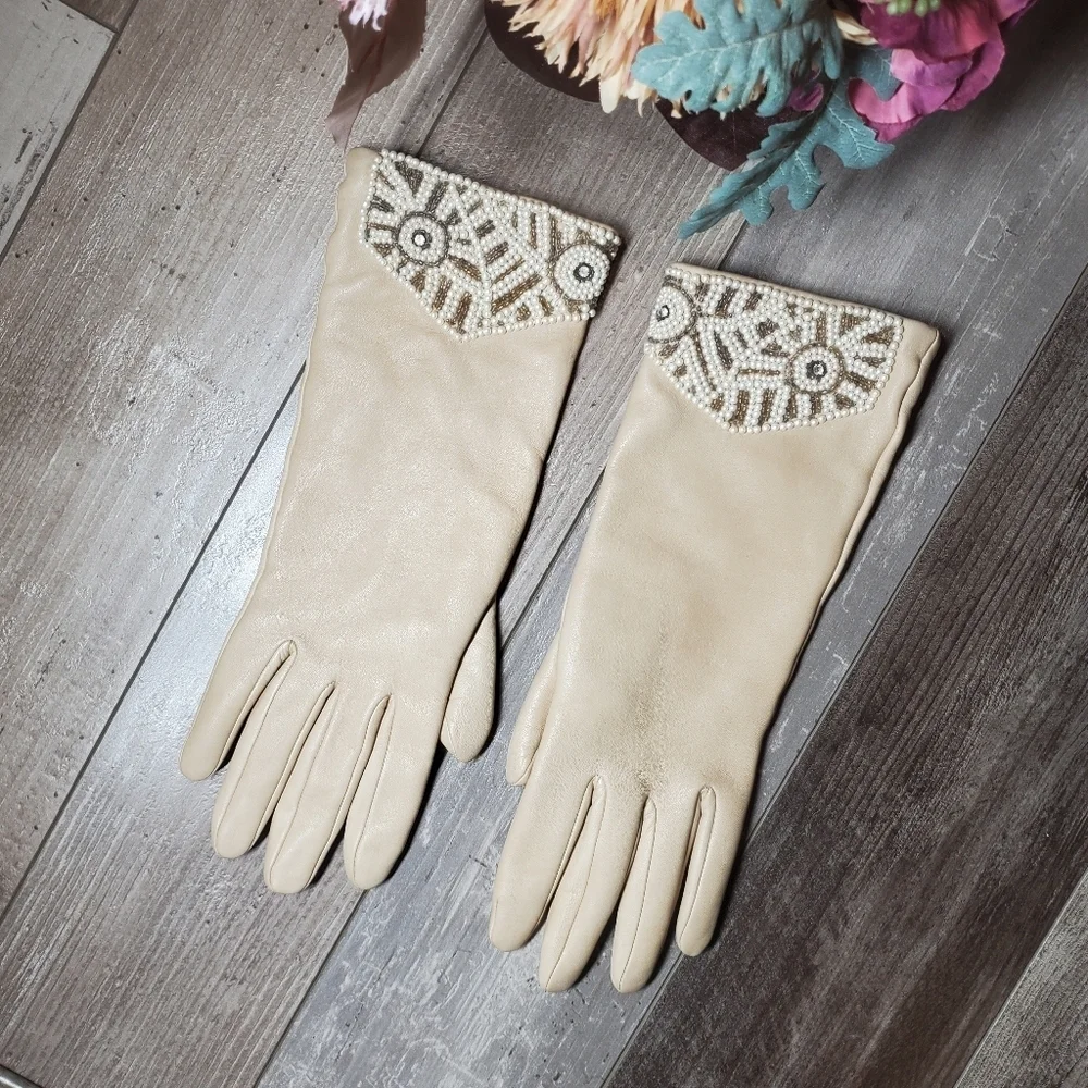 Vintage Beaded Leather Gloves Women's Size Medium Beige Cream
